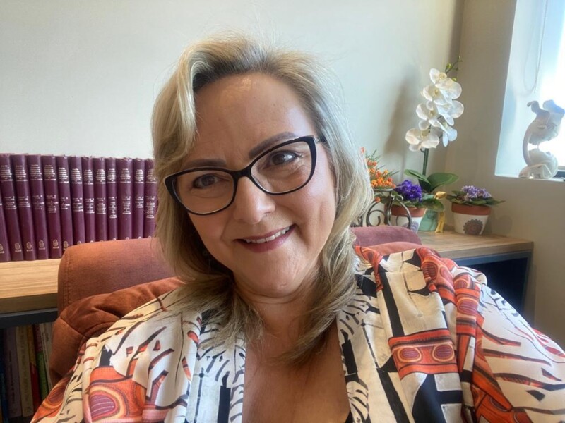 o-cancer-de-mama-sob-a-otica-pessoal-e-profissional-de-uma-psicologa